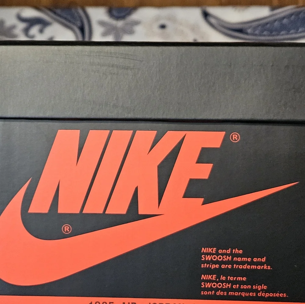 NIKE - Picture 16 of 16